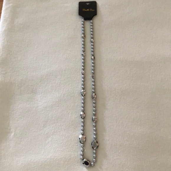 Gray Pearl and Crystal Neclace - Picture 1 of 4